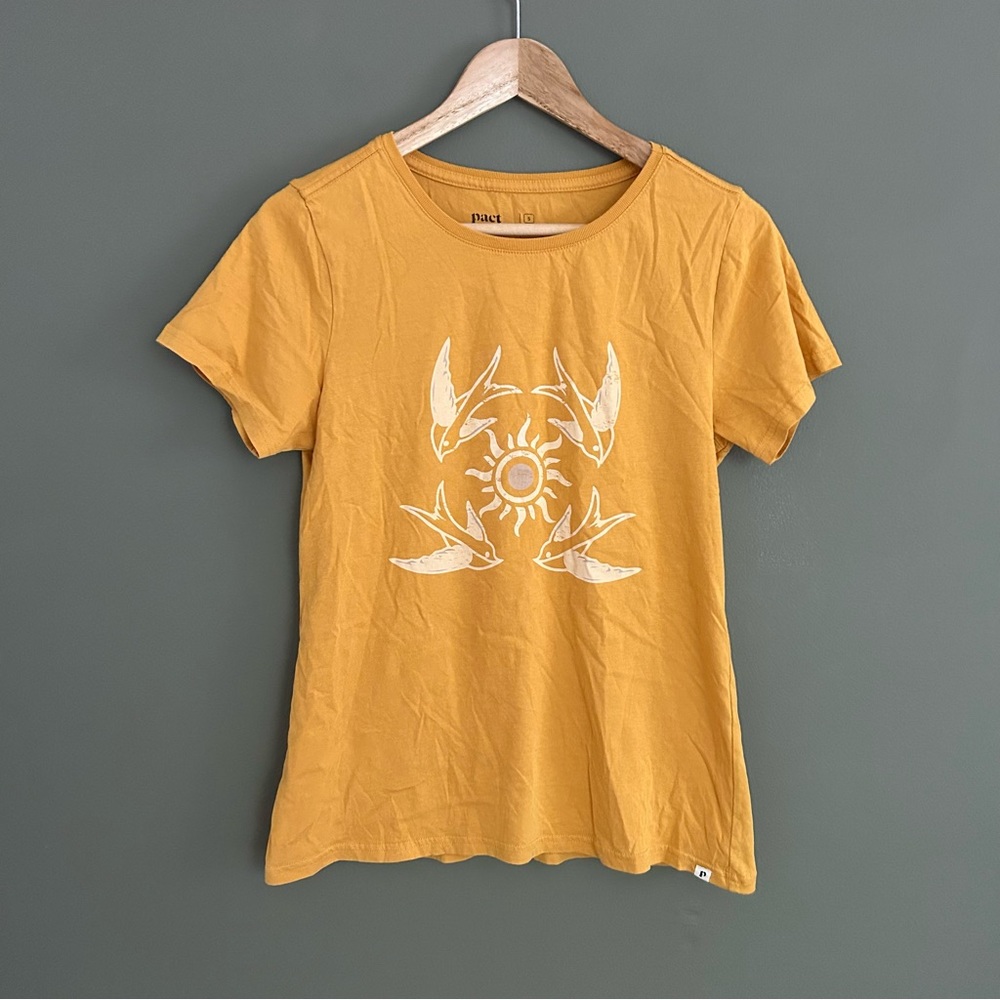 Pact organic cotton bird sun print tee size small